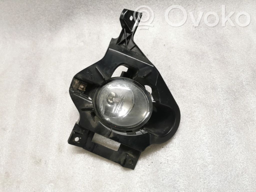 Miglas lukturis priekšā   89203661