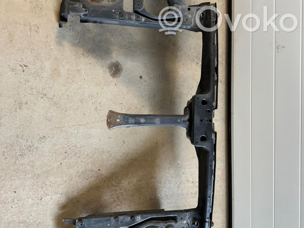 Volkswagen Touareg I Radiatoru panelis 