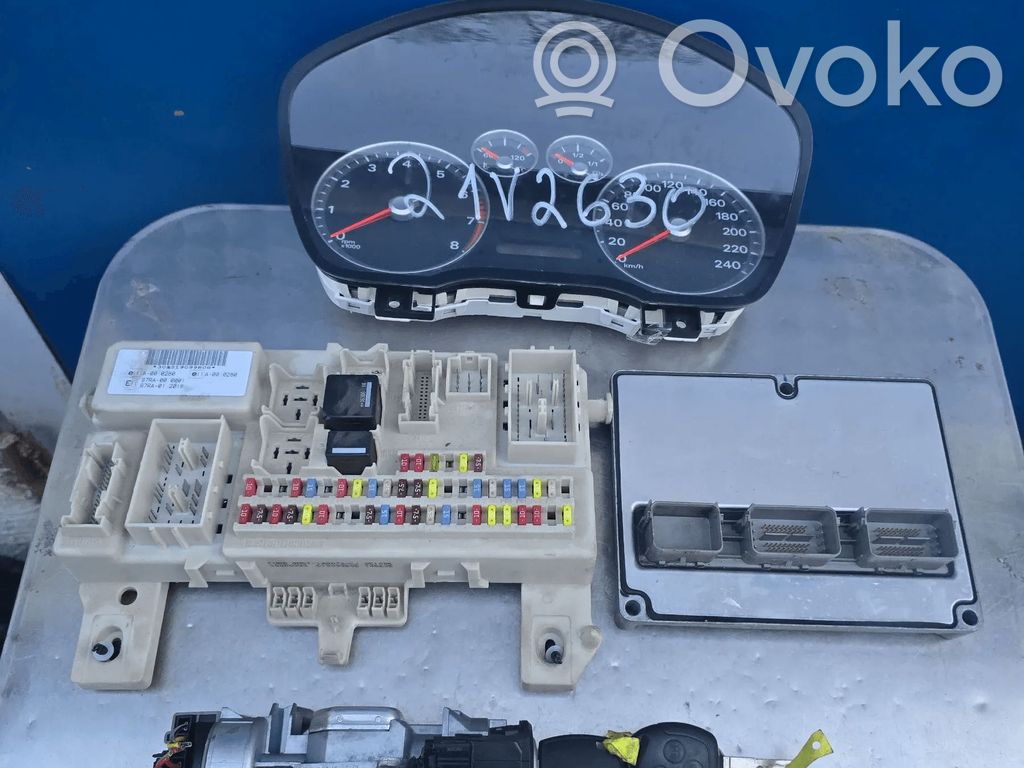 Unité de commande, module ECU de moteur   5M5112A650RE