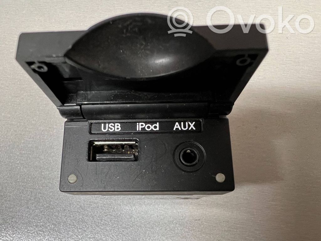 Hyundai i30 EUR ISO radio connector 