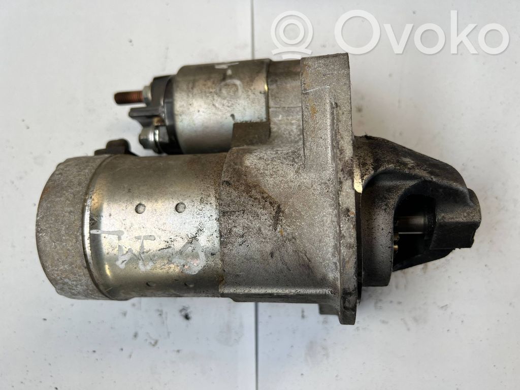 Opel Astra J Starter motor 