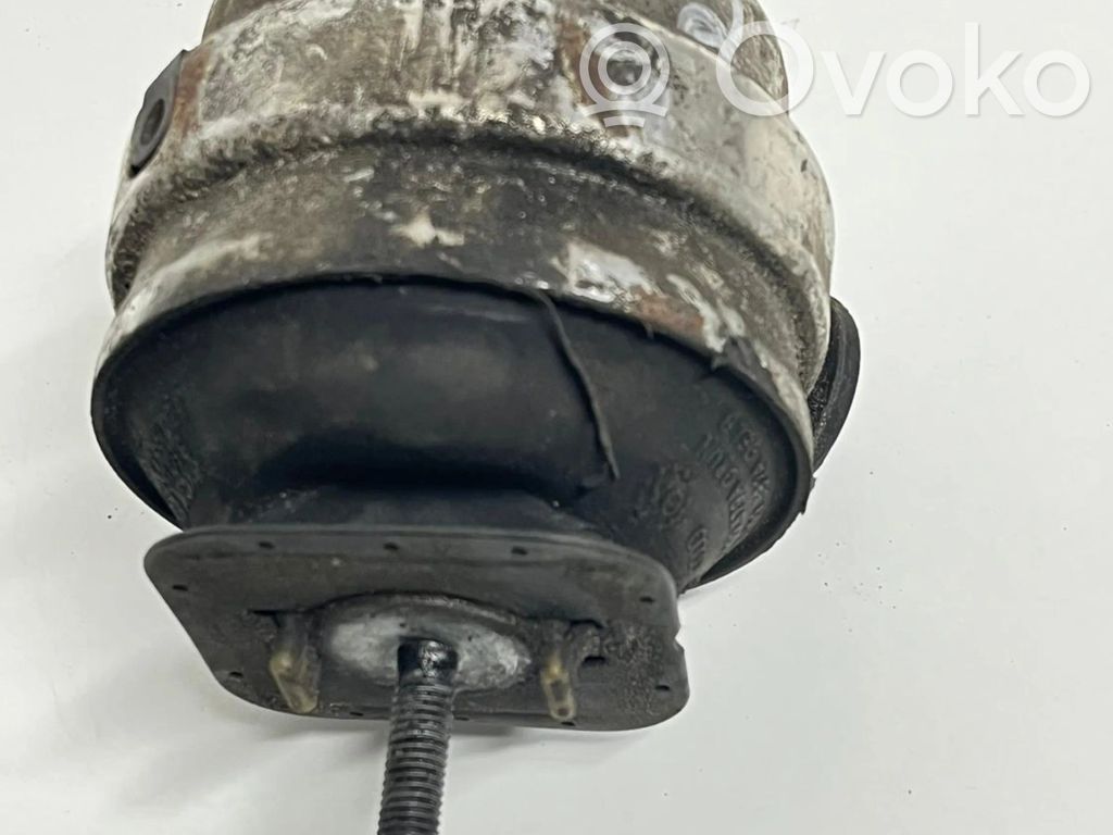 Audi A4 S4 B6 8E 8H Wspornik / Mocowanie silnika 