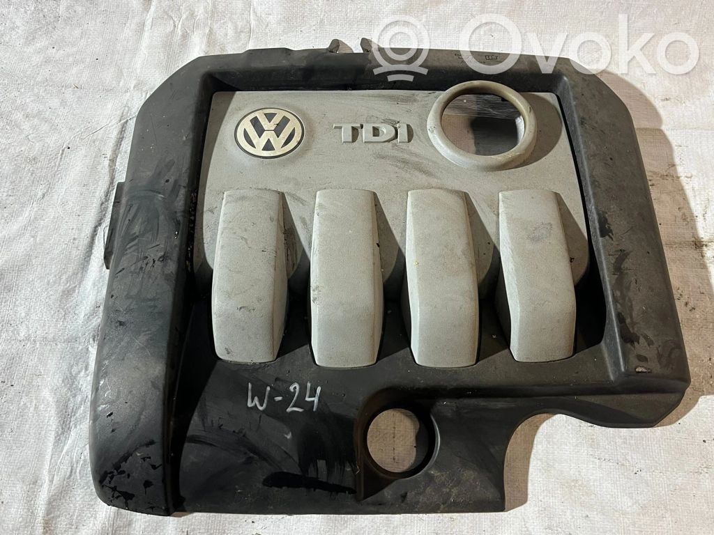 Volkswagen PASSAT B6 Osłona górna silnika 