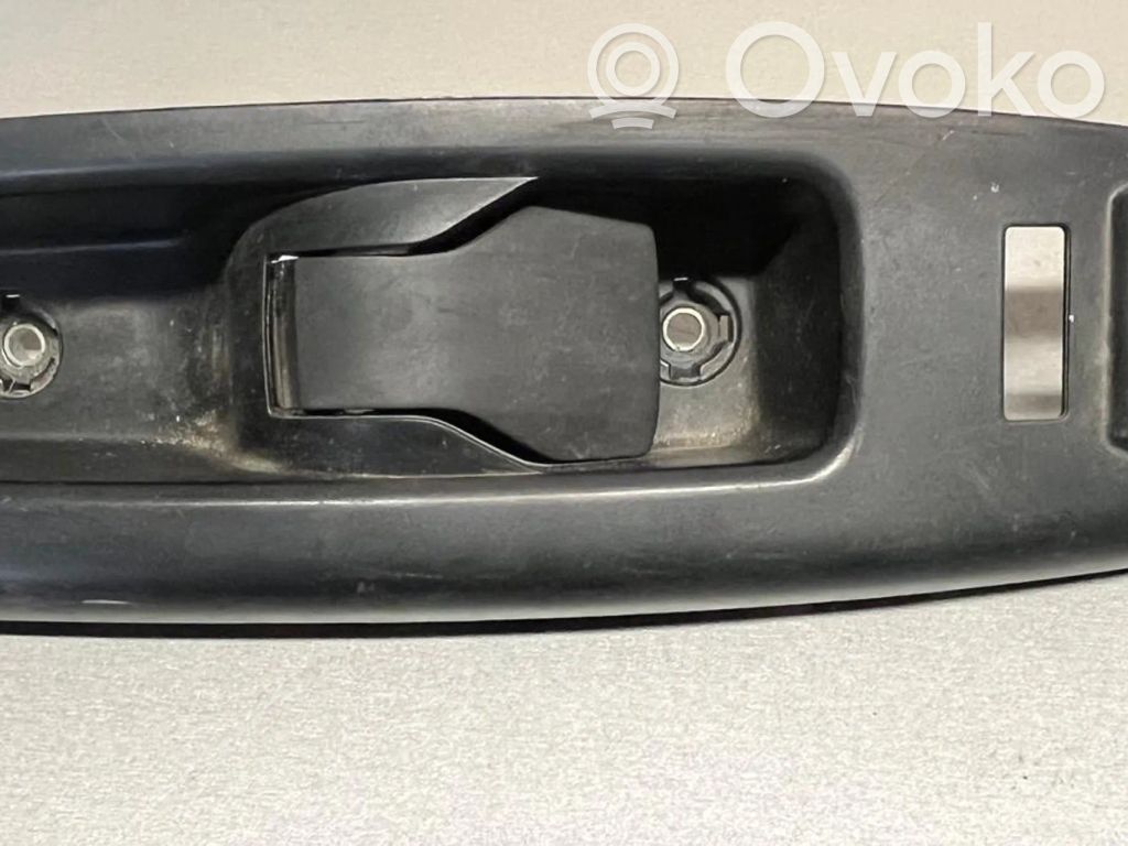 Opel Combo D Front door interior handle 