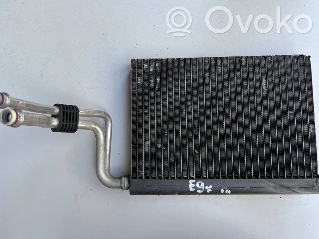 BMW 3 E90 E91 Oro kondicionieriaus radiatorius (salone) 