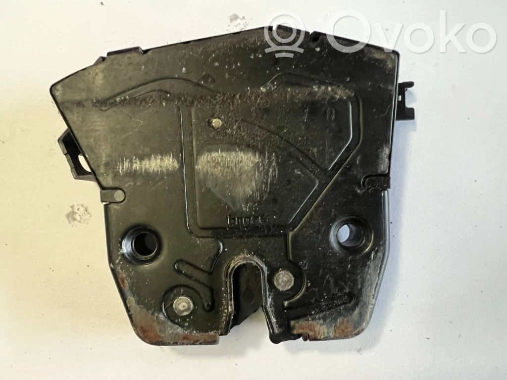 BMW 3 E90 E91 Aizmugurējā pārsega slēdzene 