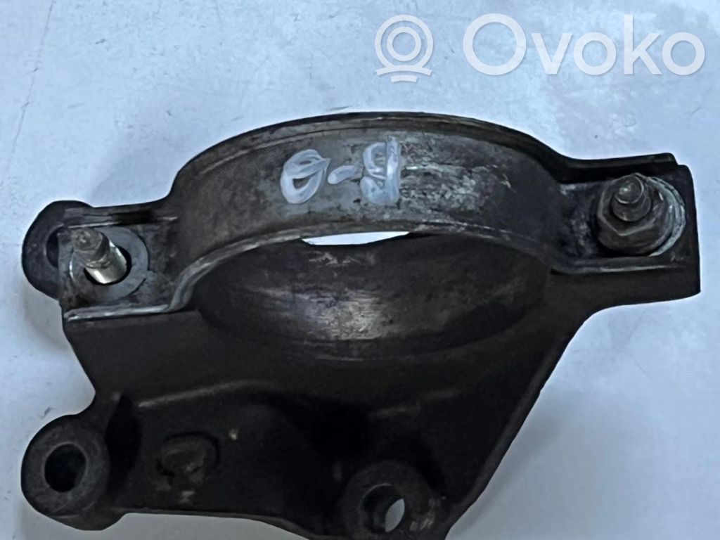 Engine mounting bracket   3K305,2S61,R83JA