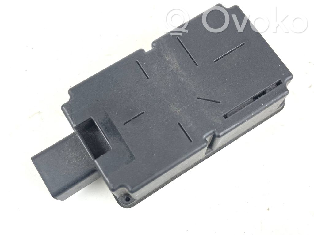 Door central lock control unit/module   31252988,30659721,31407101,31419130