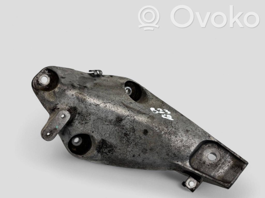 BMW X5 E70 Engine mounting bracket 