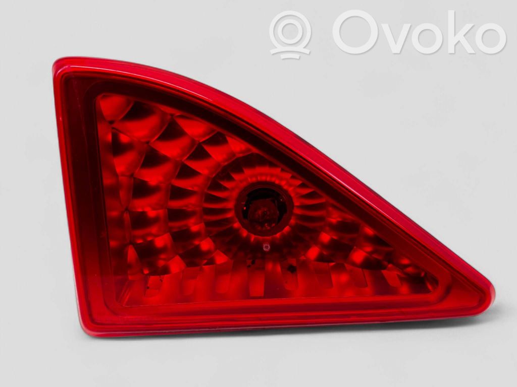 Third/center stoplight   265900021R,2654000Q0C