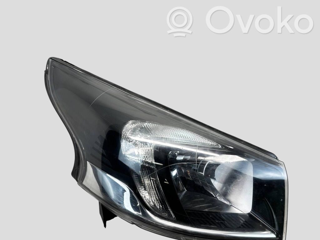 Opel Vivaro Headlight/headlamp 