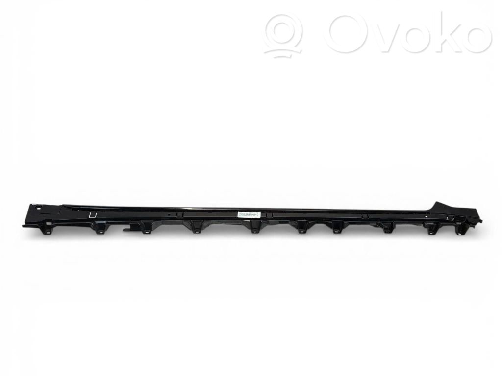 BMW i4 Sill/side skirt trim 