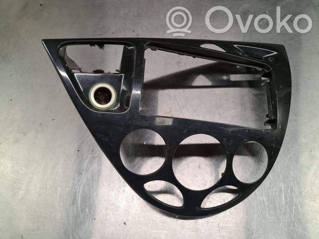 Ford Focus Radio/GPS head unit trim 