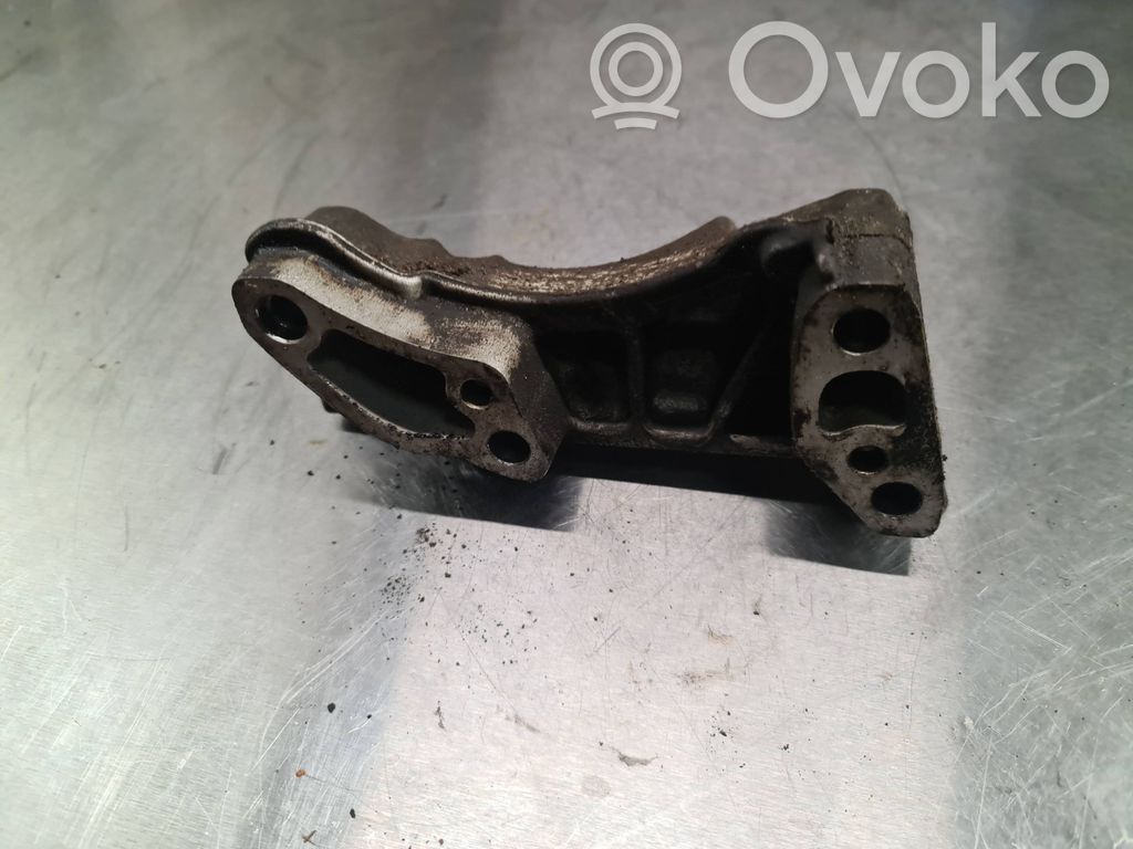 Engine mounting bracket   9643574880