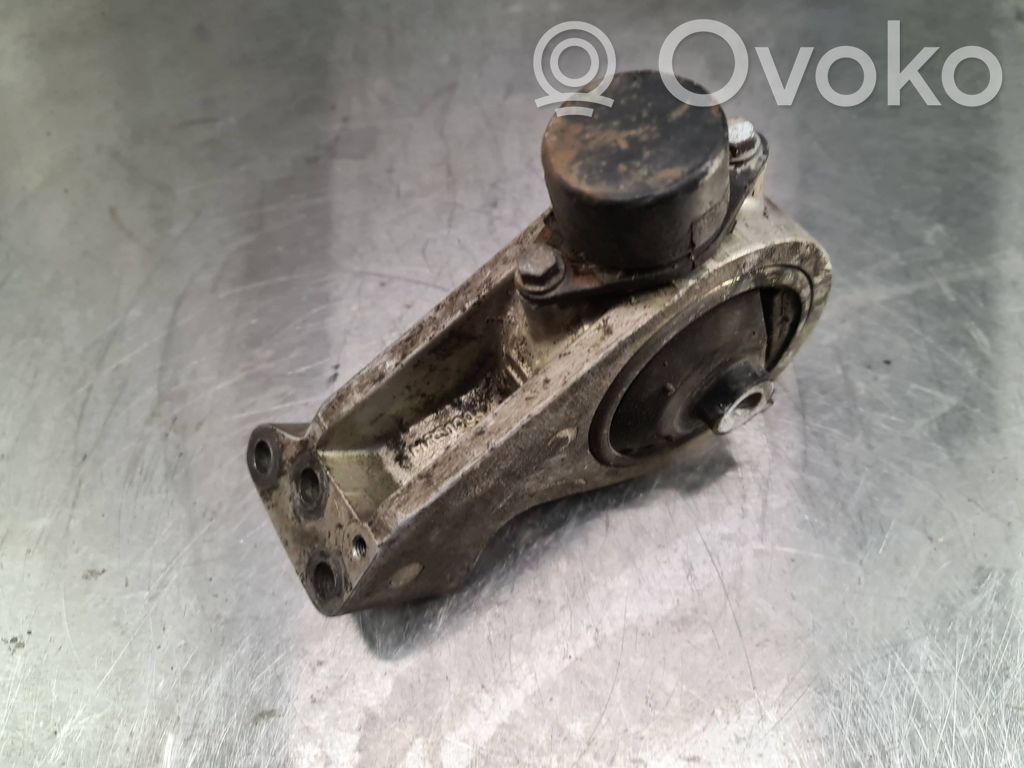 Volkswagen PASSAT B5 Engine mount bracket 