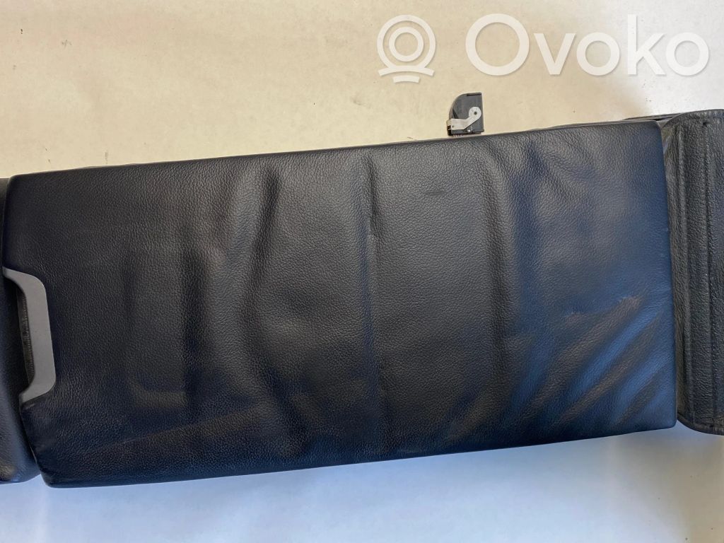 BMW 7 E65 E66 Aizmugurējā sēdekļa roku balsts 