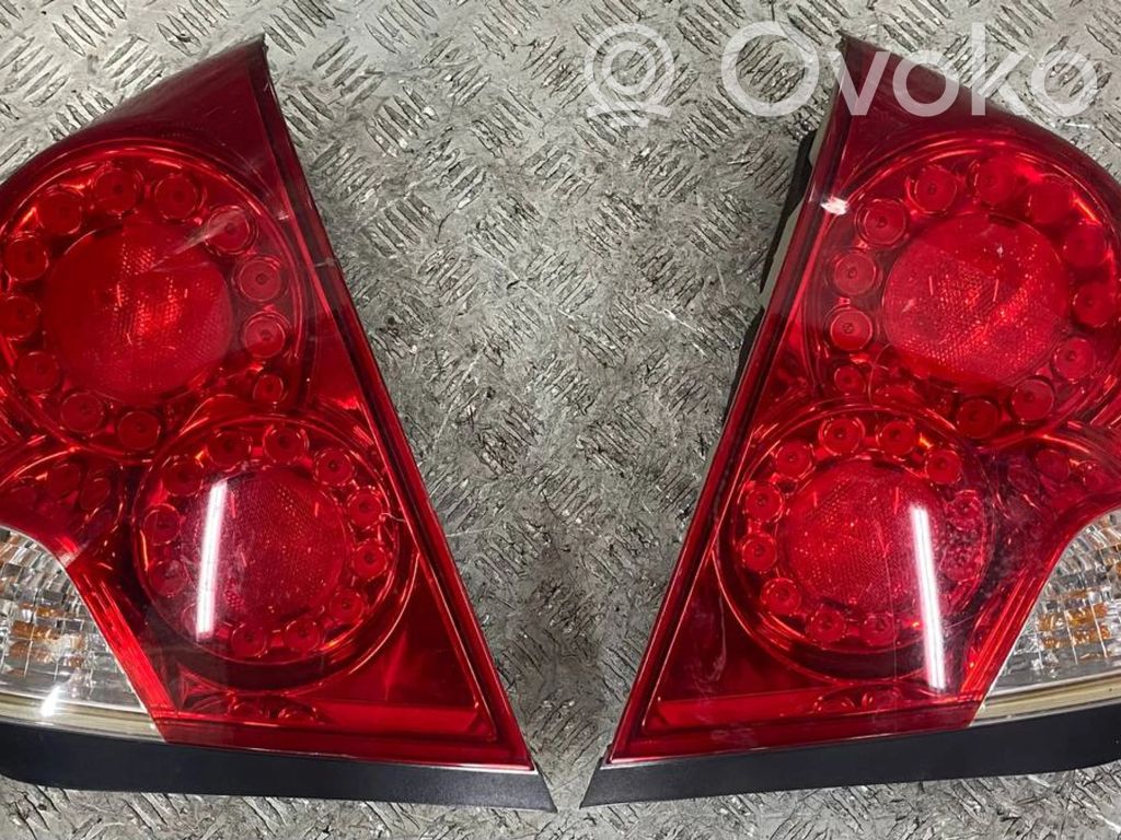 Infiniti M30 Galinių žibintų komplektas 