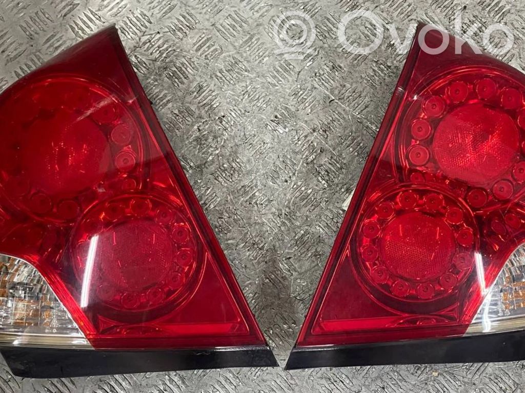 Infiniti M30 Galinių žibintų komplektas 