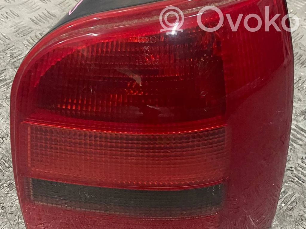 Audi A4 S4 B5 8D Galinis žibintas kėbule 
