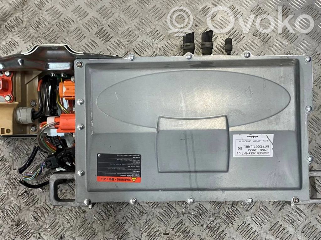 Nissan Leaf I (ZE0) Battery charger (optional) 