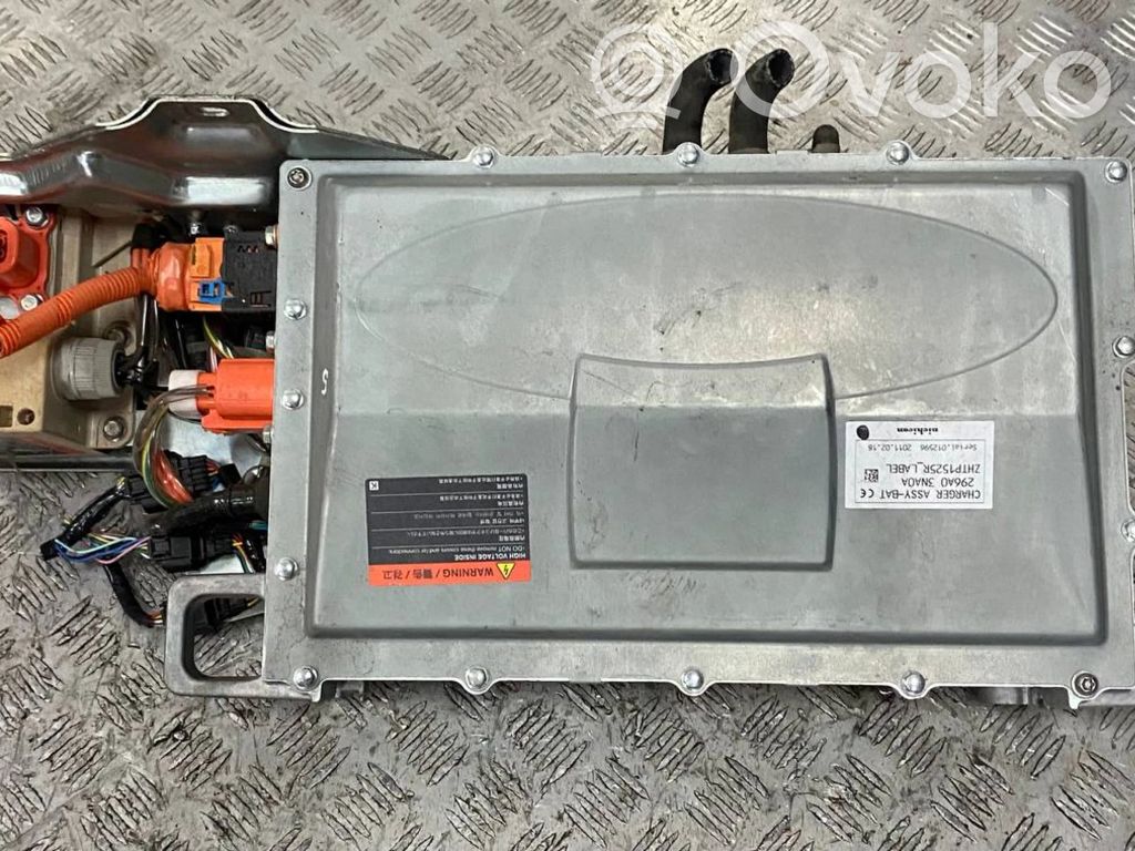 Nissan Leaf I (ZE0) Battery charger (optional) 
