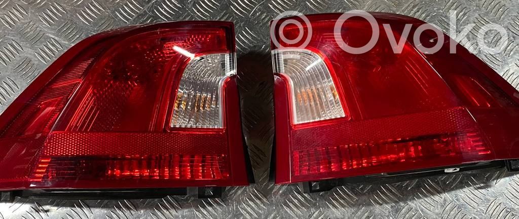 Volvo S60 Galinių žibintų komplektas 