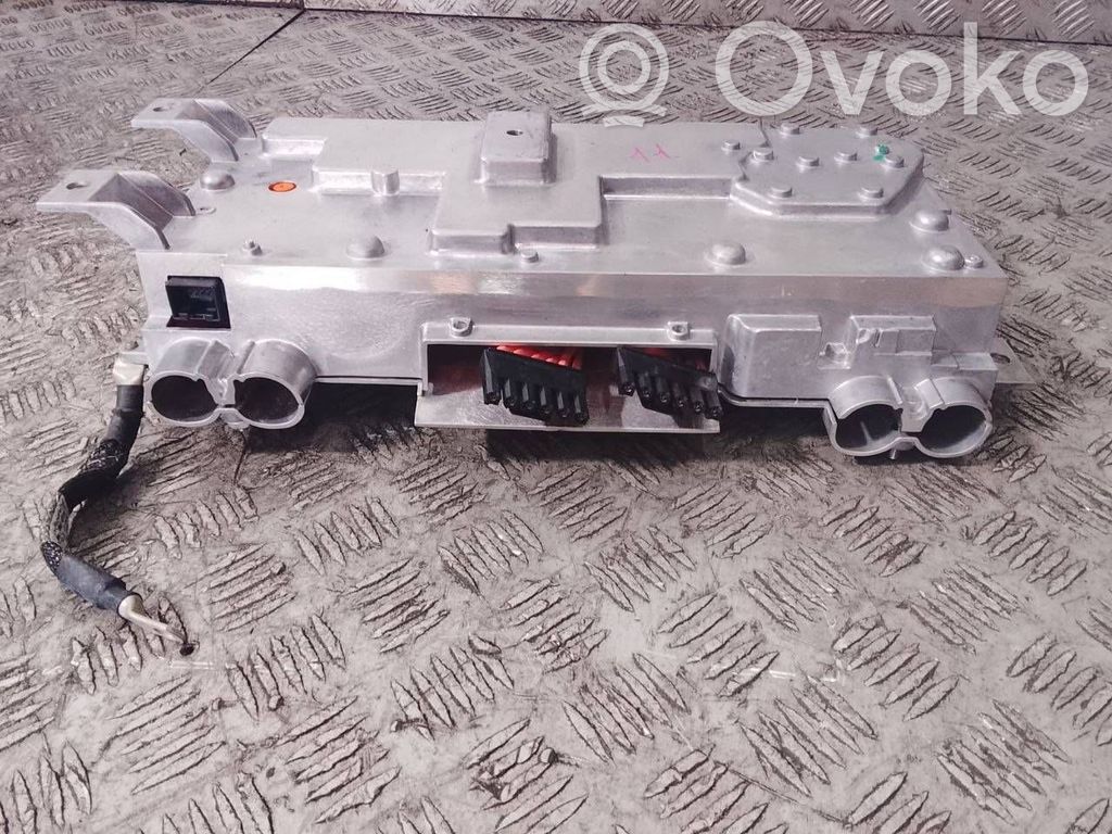 Tesla Model S Voltage converter inverter 