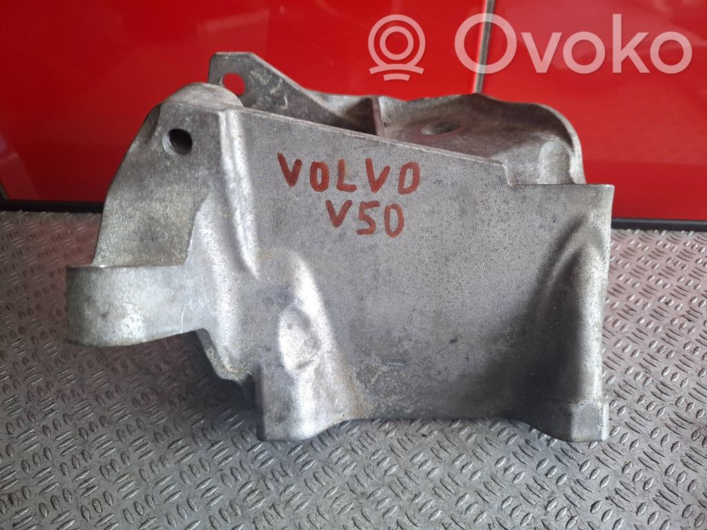 Volvo V50 Engine mounting bracket 
