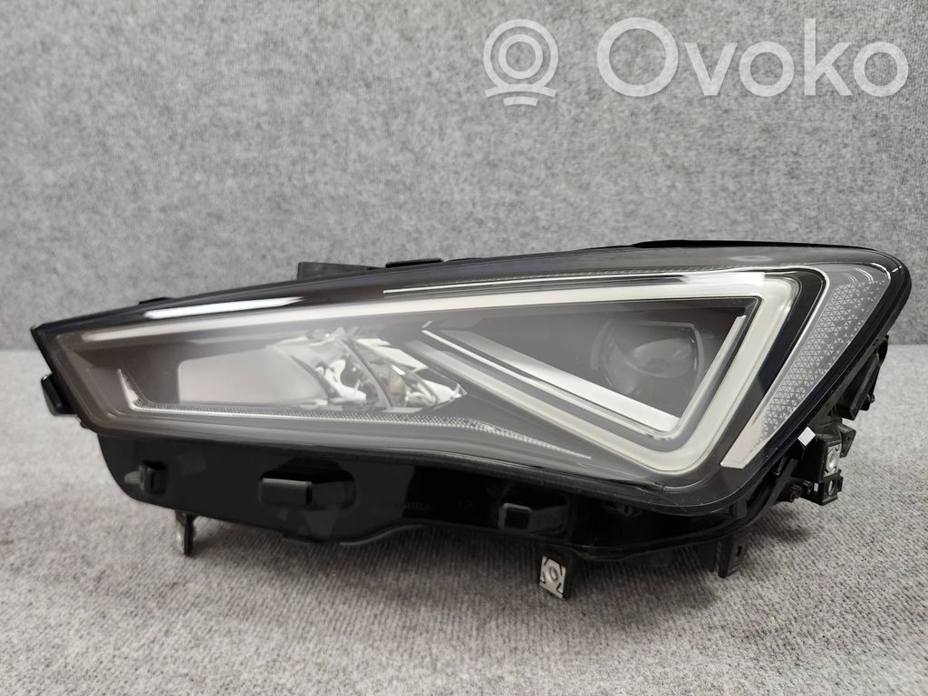 Seat Leon IV Lampa przednia 