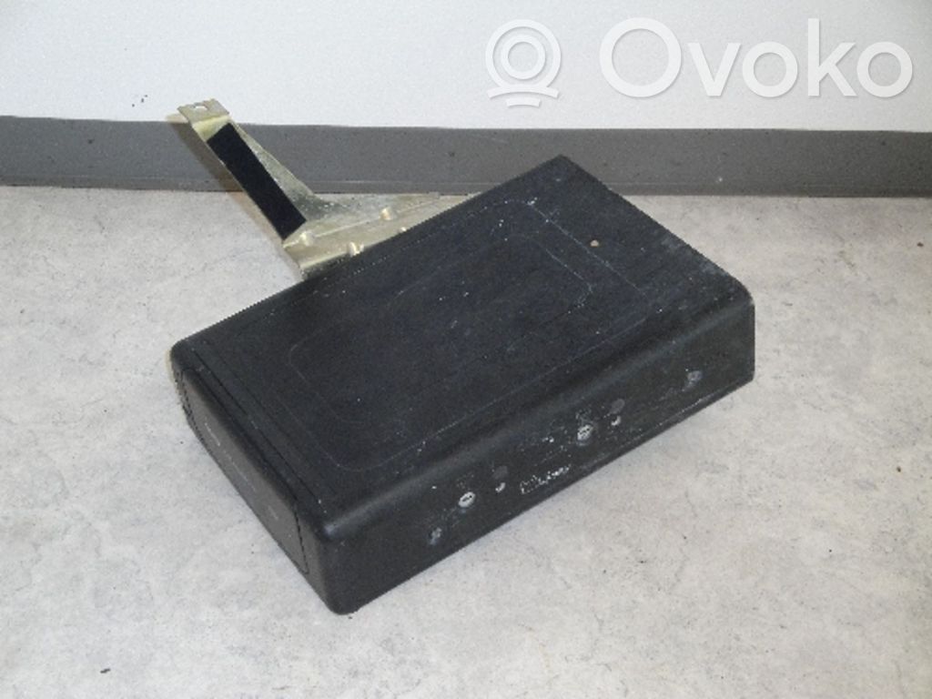 BMW 7 E38 CD/DVD keitiklis 