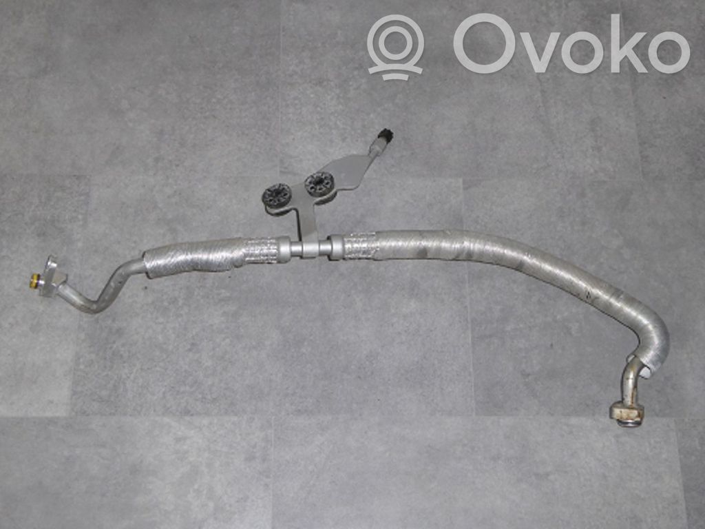BMW 5 E60 E61 Ilmastointilaitteen putki (A/C) 