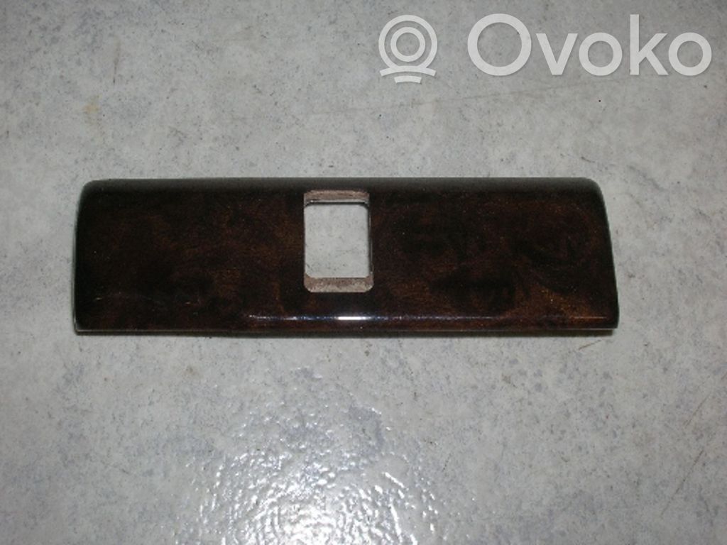 BMW 7 E38 Panelės apdaila 