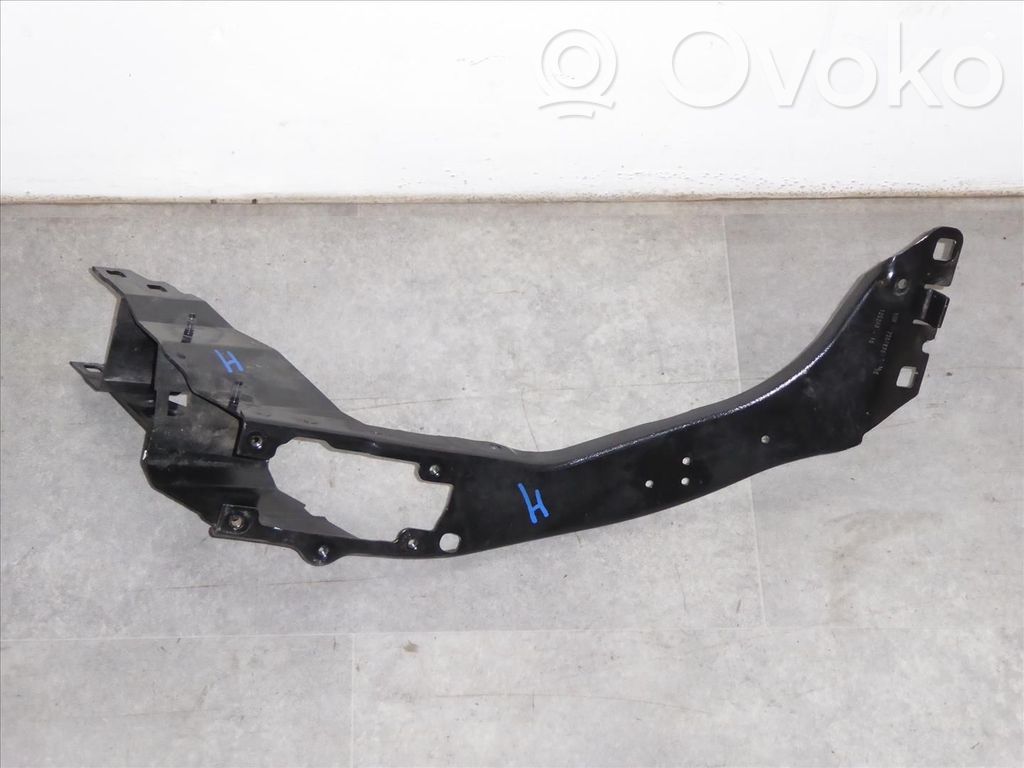BMW 2 F45 Travesaño de apoyo del amortiguador delantero 