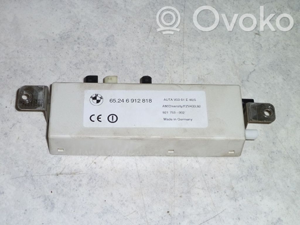 Pystyantennivahvistin   65206912818,65206912818