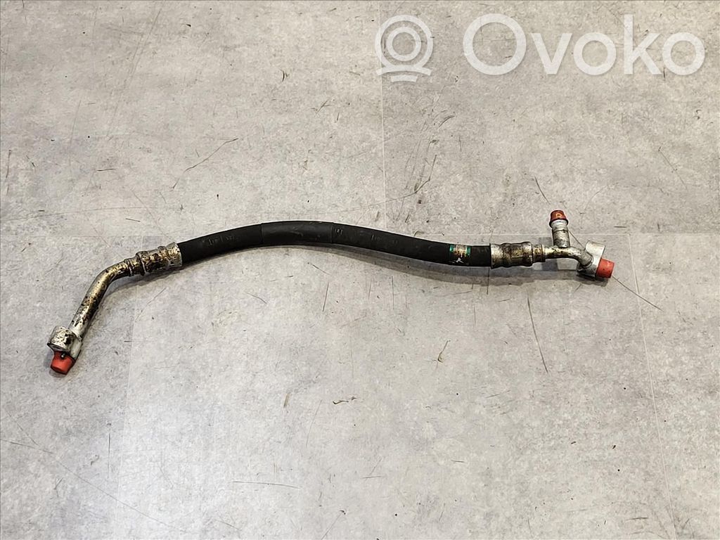 BMW 3 E46 Ilmastointilaitteen putki (A/C) 
