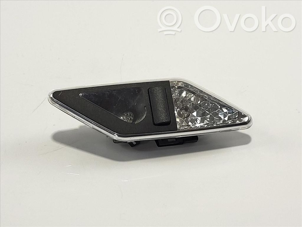 BMW 3 E46 Lampka podsufitki tylna 