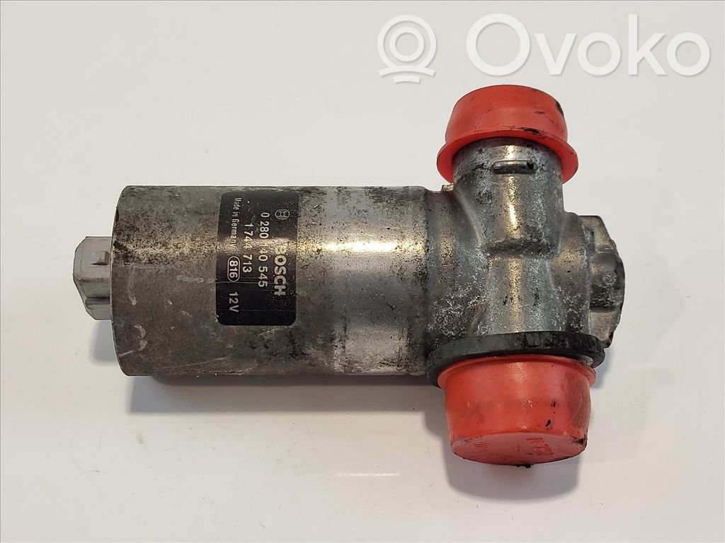 BMW 5 E39 Zawór regulacji biegu jałowego / Regulator 