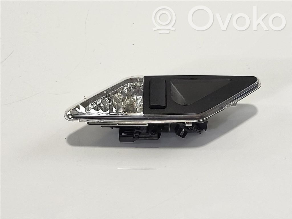 BMW 3 E46 Lampka podsufitki tylna 
