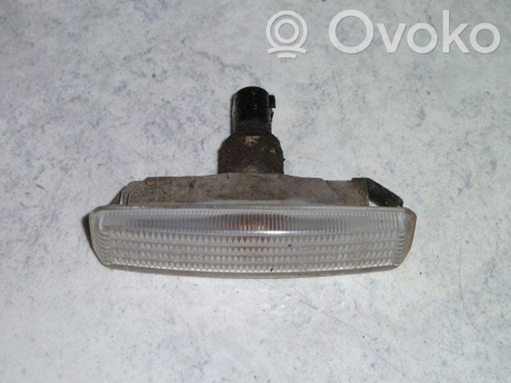 BMW 5 E39 Front bumper turn signal 
