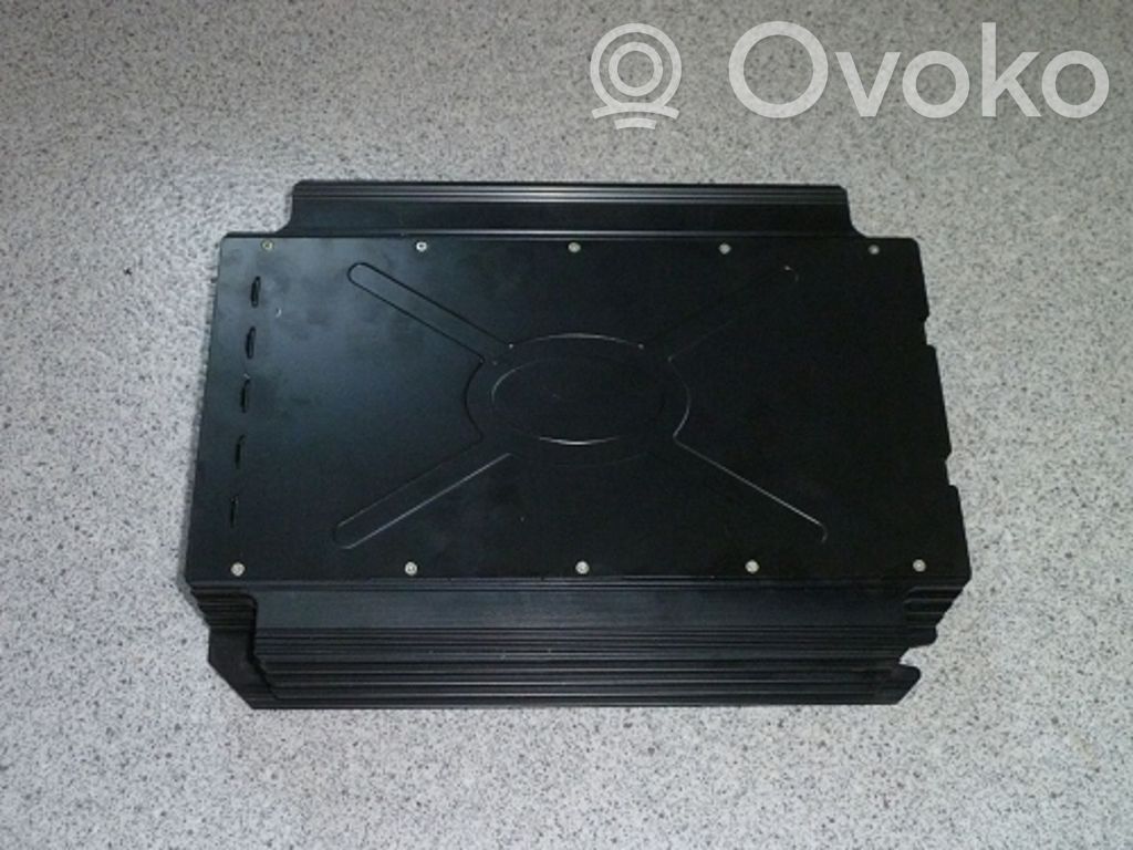 BMW 5 E39 Garso stiprintuvas 