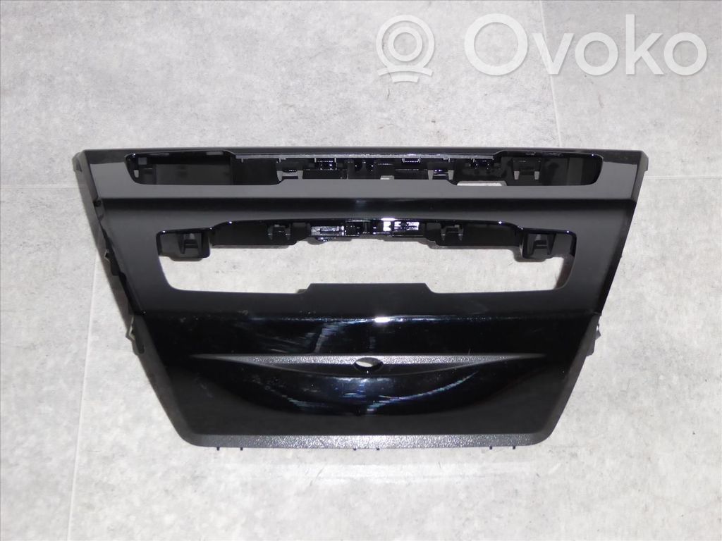 BMW X2 F39 Element deski rozdzielczej / środek 