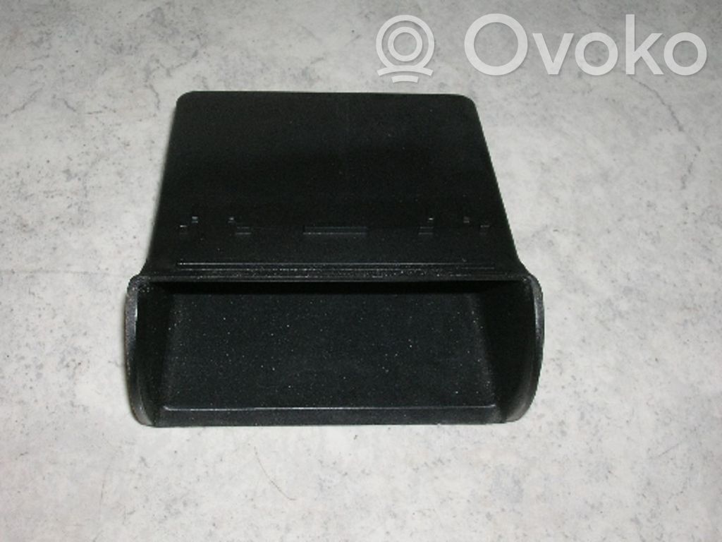 BMW 5 E34 Base/almohadilla del compartimento de almacenamiento trasero 