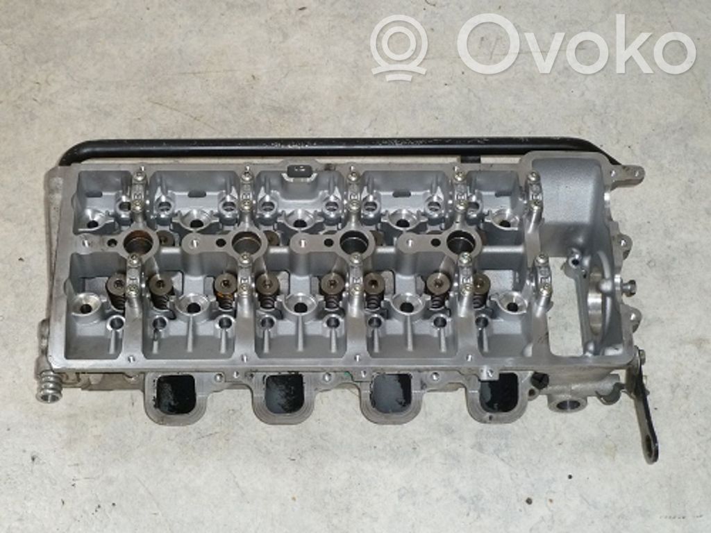 BMW 7 E38 Engine head 