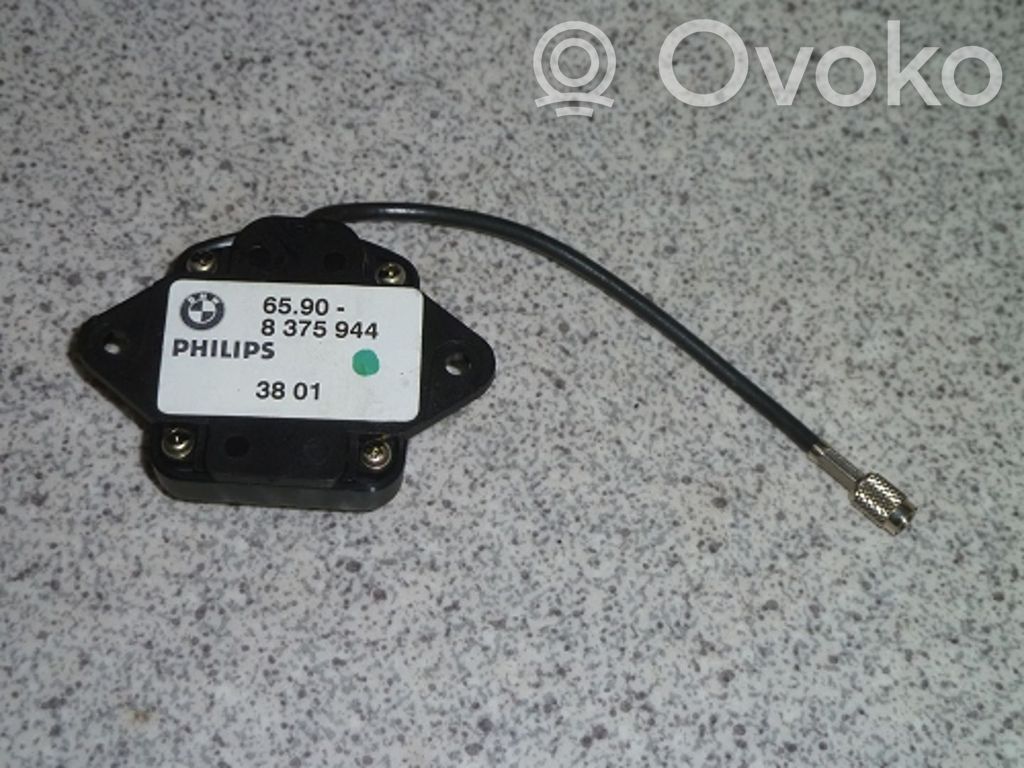 BMW 5 E39 GPS-pystyantenni 