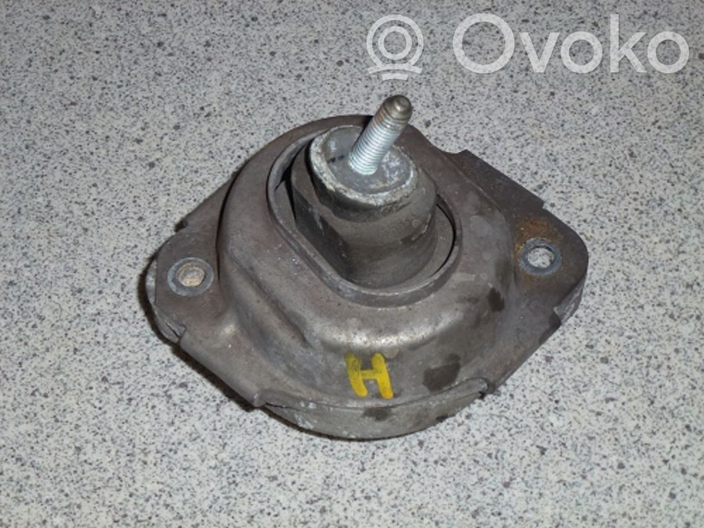 BMW X3 E83 Engine mount bracket 