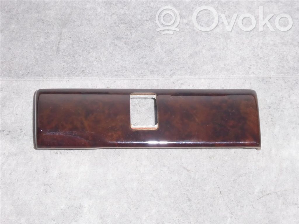 BMW 7 E38 Panelės apdaila 