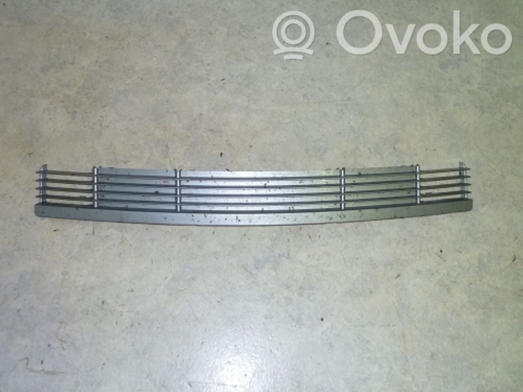 Grille d'aile   51118165144,51118165144