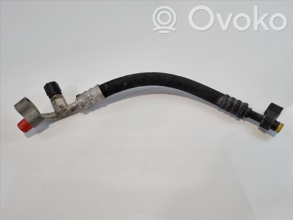 BMW 3 E46 Ilmastointilaitteen putki (A/C) 