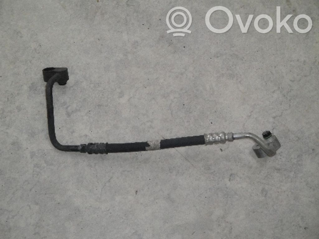 BMW 3 E36 Ilmastointilaitteen putki (A/C) 