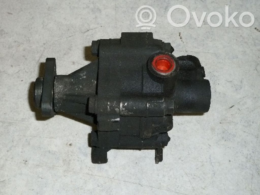 BMW 3 E36 Ohjaustehostimen pumppu 